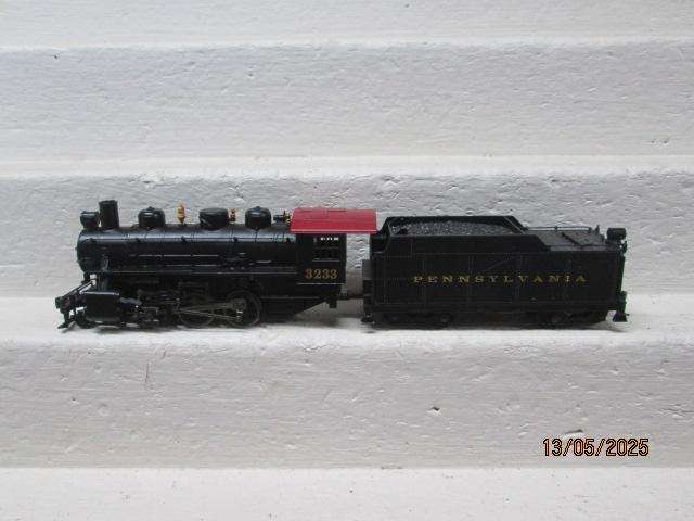 HO SCALE - BACHMANN - PENNSYLVANNIA - 2-6-0 STEAM LOCMOTIVE - BOXED