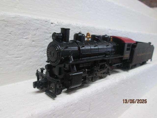 HO SCALE - BACHMANN - PENNSYLVANNIA - 2-6-0 STEAM LOCMOTIVE - BOXED