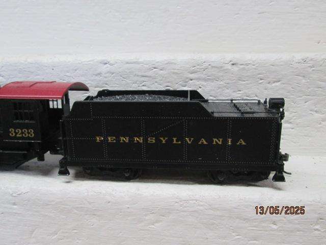 HO SCALE - BACHMANN - PENNSYLVANNIA - 2-6-0 STEAM LOCMOTIVE - BOXED