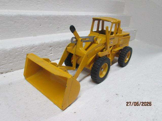 DIE CAST - ERTL CO - PAY LOADER