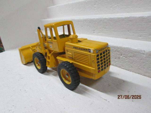 DIE CAST - ERTL CO - PAY LOADER