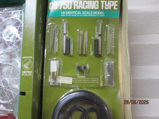 TAMIYA - 1:6 SCALE - HONDA CB750 RACING TYPE - MODEL KIT - BOXED