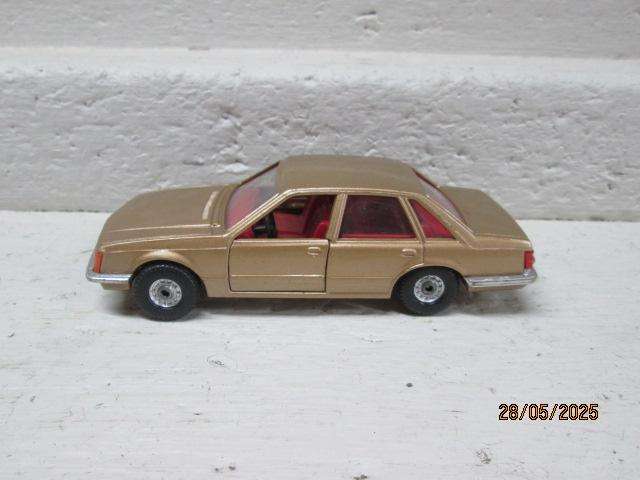CORGI - OPEL SENATOR