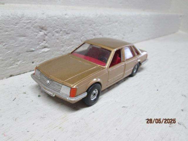 CORGI - OPEL SENATOR