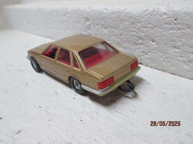 CORGI - OPEL SENATOR