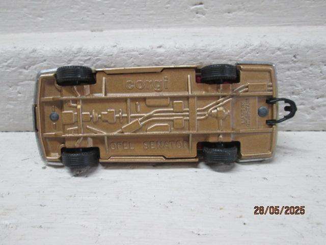 CORGI - OPEL SENATOR