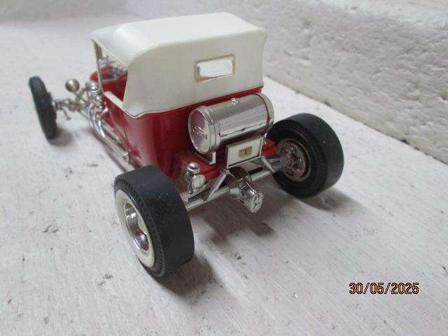 PLASTIC MODEL - 1:25 SCALE - 1960'S MONOGRAM BIG T HOT ROD -