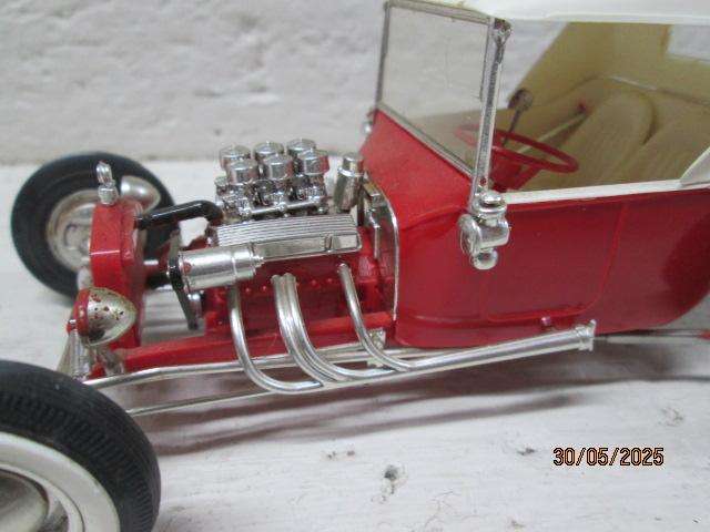 PLASTIC MODEL - 1:25 SCALE - 1960'S MONOGRAM BIG T HOT ROD -