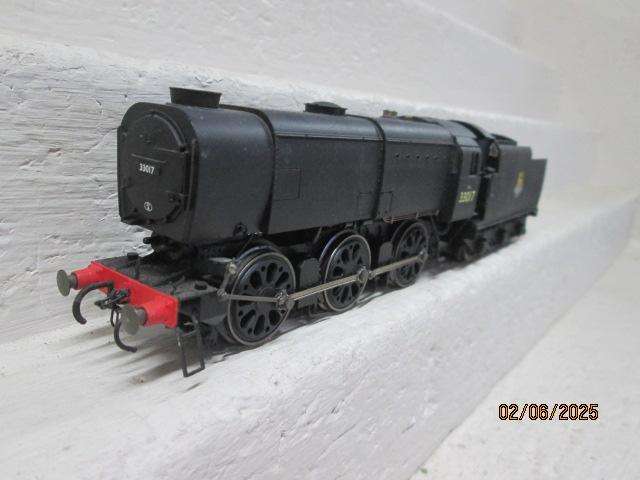 OO SCALE - HORNBY - BR O-6-0 STEAM LOCOMOTIVE
