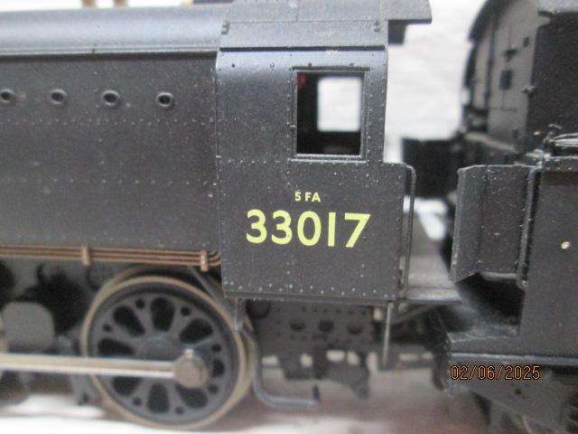 OO SCALE - HORNBY - BR O-6-0 STEAM LOCOMOTIVE