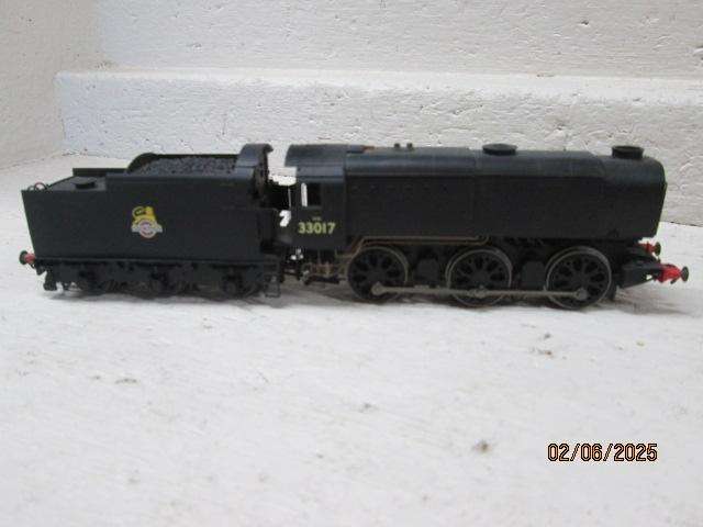 OO SCALE - HORNBY - BR O-6-0 STEAM LOCOMOTIVE