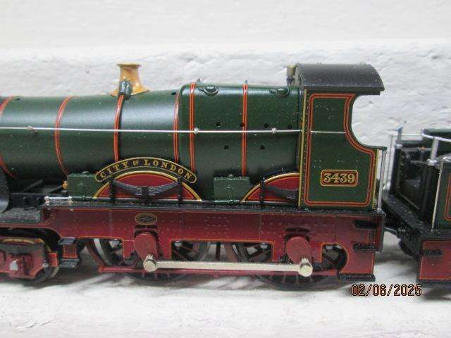 OO SCALE - BACHMANN - 4-4-0 STEAM LOCOMOTIVE - CITY OF LONDON