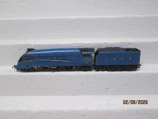 OO SCALE - HORNBY - LNER - A4 MALLARD STEAM LOCOMOTIVE