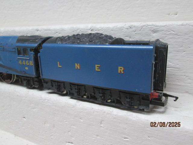 OO SCALE - HORNBY - LNER - A4 MALLARD STEAM LOCOMOTIVE