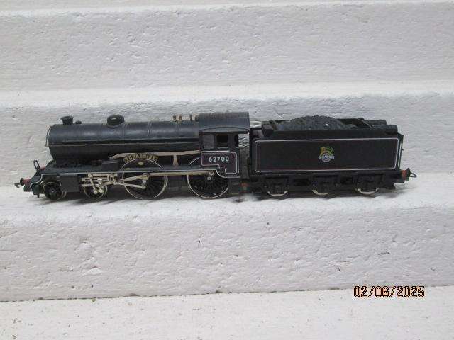 OO SCALE - HORNBY -4-4-0  STEAM LOCOMOTIVE - YORKSHIRE