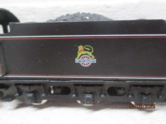 OO SCALE - HORNBY -4-4-0  STEAM LOCOMOTIVE - YORKSHIRE