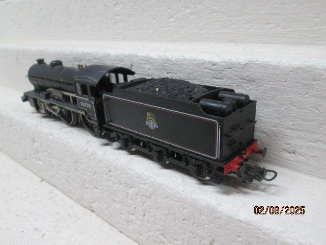 OO SCALE - HORNBY -4-4-0  STEAM LOCOMOTIVE - YORKSHIRE