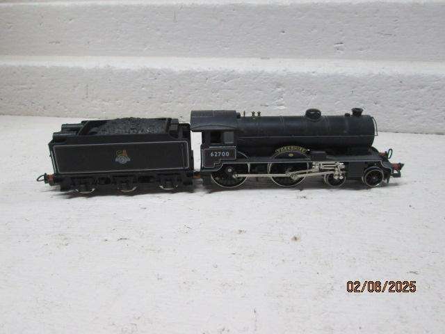 OO SCALE - HORNBY -4-4-0  STEAM LOCOMOTIVE - YORKSHIRE