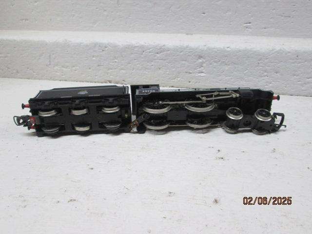 OO SCALE - HORNBY -4-4-0  STEAM LOCOMOTIVE - YORKSHIRE