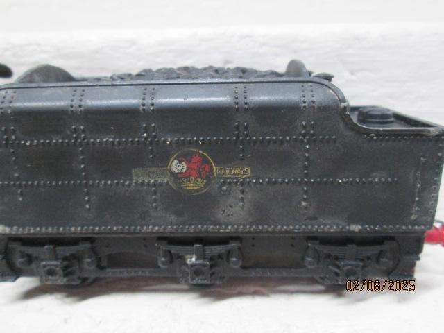 OO SCALE - HORNBY DUBLO - 2-8-0 BR - STEAM LOCOMOTIVE - 2-RAIL - BOXED