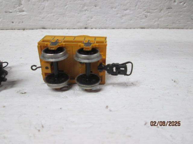 OO SCALE - HORNBY - STEVENSON ROCKET SET