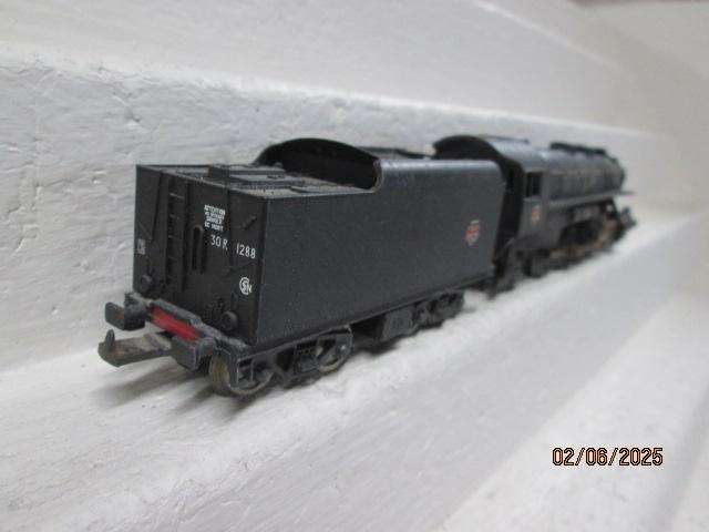 HO SCALE - LIMA - SNCF - 2-8-2 STEAM LOCOMOTIVE