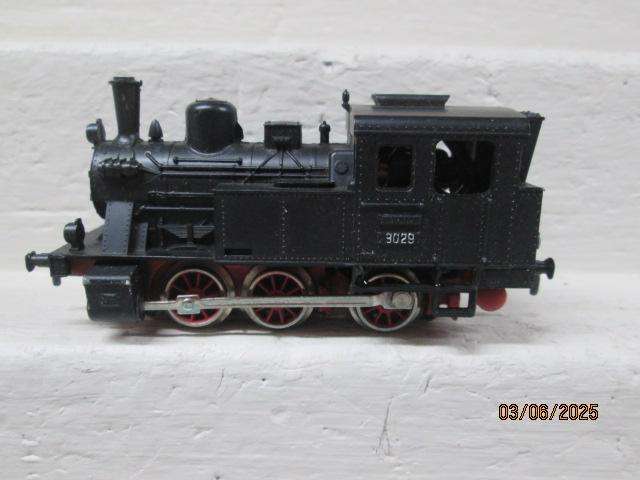 HO SCALE - MARKLIN - 0-6-0 STEAM LOCOMOTIVE - BOXED