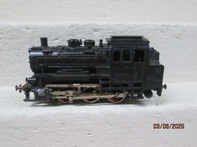 HO SCALE - MARKLIN - 0-6-0 STEAM LOCOMOTIVE - BOXED