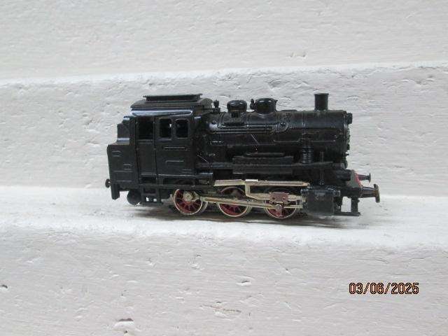 HO SCALE - MARKLIN - 0-6-0 STEAM LOCOMOTIVE - BOXED