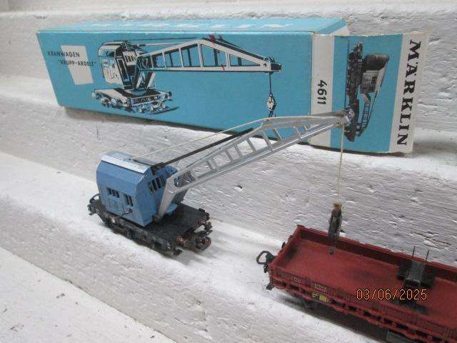 HO SCALE - MARKLIN - CRANE + FLAT BED WAGON - BOXED