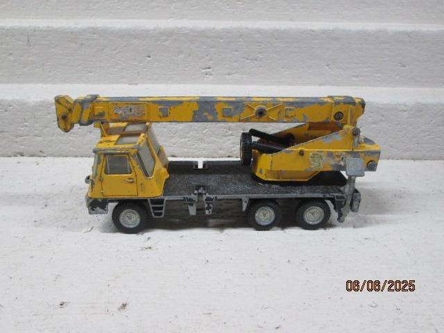 DIE CAST - DINKY TOYS - COLES HYDRA CRANE TRUCK