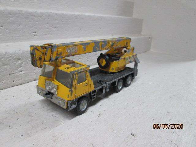 DIE CAST - DINKY TOYS - COLES HYDRA CRANE TRUCK