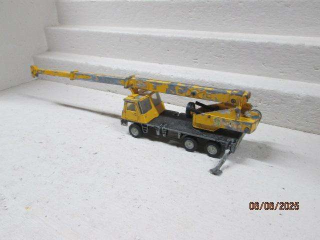 DIE CAST - DINKY TOYS - COLES HYDRA CRANE TRUCK