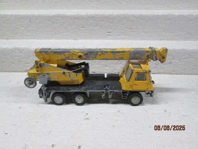 DIE CAST - DINKY TOYS - COLES HYDRA CRANE TRUCK