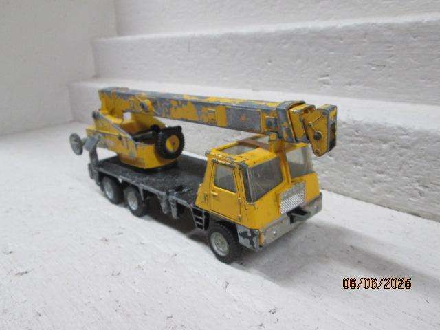 DIE CAST - DINKY TOYS - COLES HYDRA CRANE TRUCK