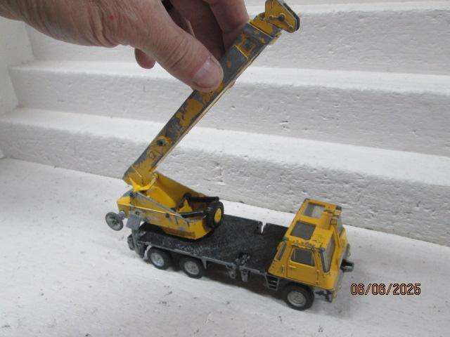 DIE CAST - DINKY TOYS - COLES HYDRA CRANE TRUCK