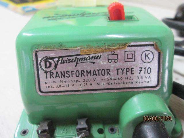 HO SCALE - FLEISCHMANN - CONTROLLER + CROSSOVER - BOXED