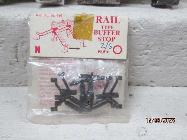 N SCALE - HELJAN CHURCH BUILDING + BITS