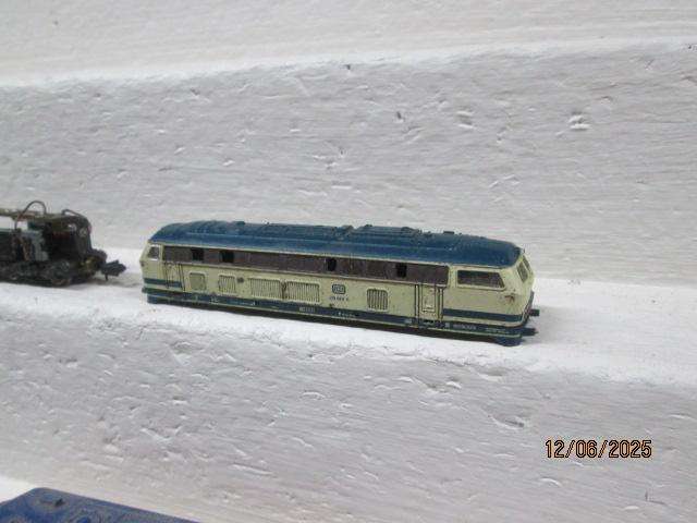 N SCALE - LOCO SCRAP YARD