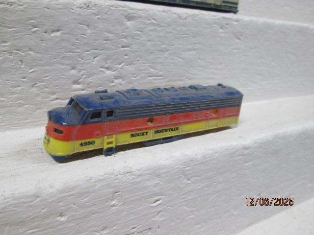 N SCALE - LOCO SCRAP YARD