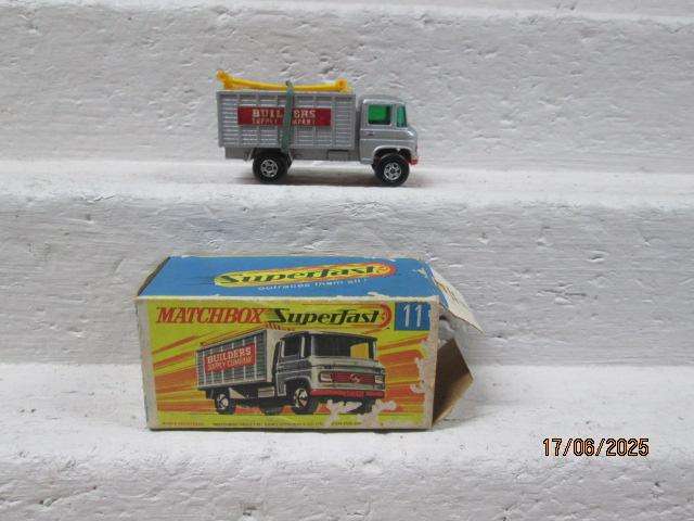 MATCHBOX SUPERFAST - MERCEDES TRUCK WITH SCAFFOLDING LOAD - BOXED