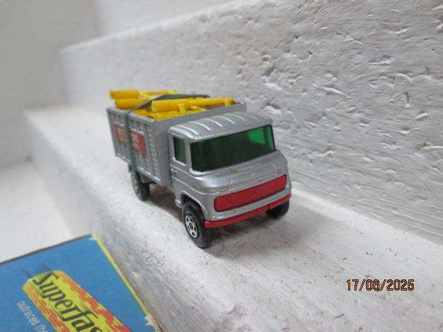 MATCHBOX SUPERFAST - MERCEDES TRUCK WITH SCAFFOLDING LOAD - BOXED