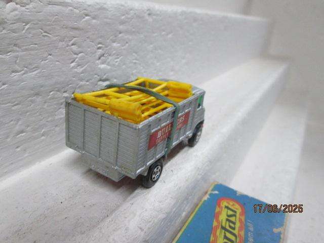 MATCHBOX SUPERFAST - MERCEDES TRUCK WITH SCAFFOLDING LOAD - BOXED