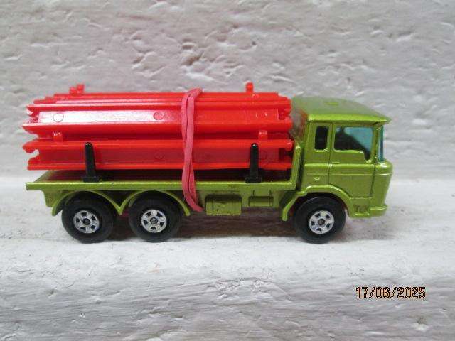 MATCHBOX SUPERFAST - DAF TRUCK WITH LOAD - BOXED