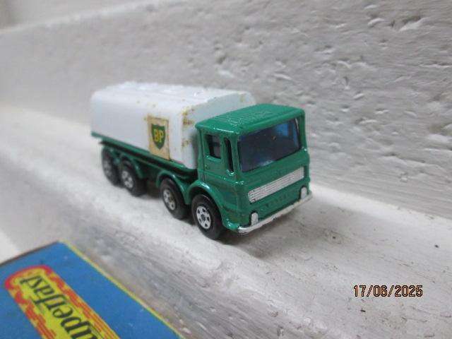 MATCHBOX SUPERFAST - LEYLAND BP PETROL TANKER TRUCK - BOXED