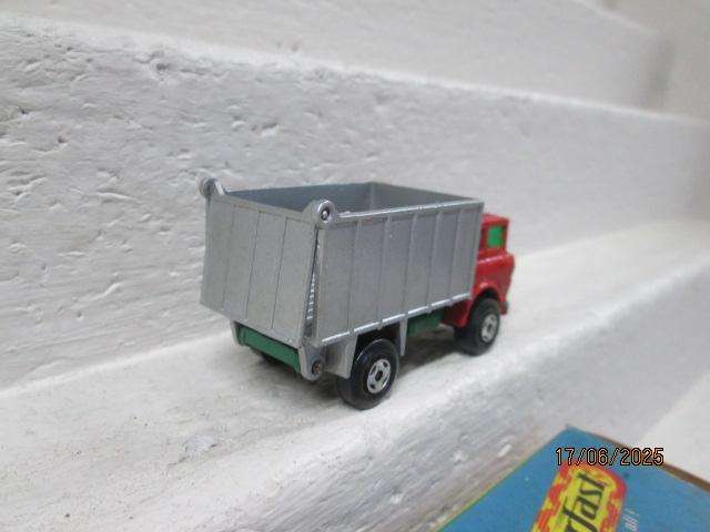 MATCHBOX SUPERFAST - GMC TIPPER TRUCK - BOXED