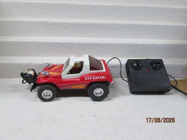 BATTERY OPERATED REMOTE CONTROL CLIMBING BUGGY - BOXED