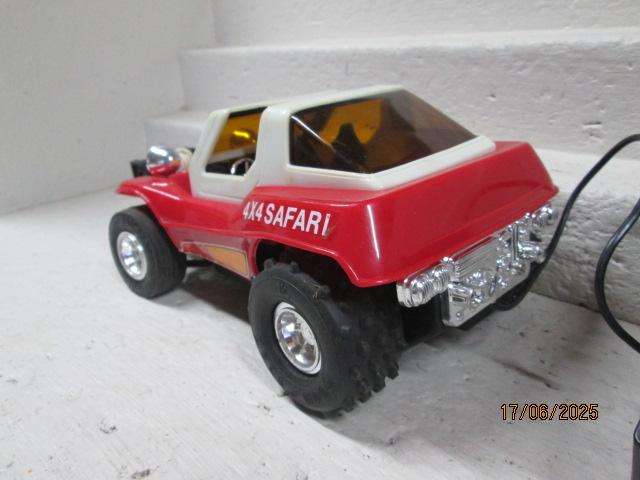 BATTERY OPERATED REMOTE CONTROL CLIMBING BUGGY - BOXED