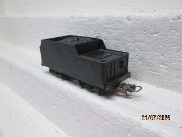 HO SCALE - LIMA - STEAM LOCO - TENDER ONLY