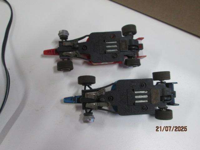 1:43 SCALE - CARRERA - SLOT CAR SET